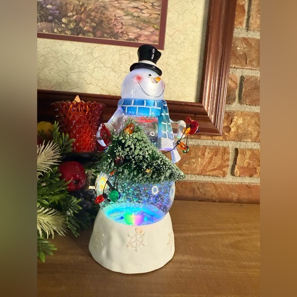 Festive Snowman Color Changing Light Up Snow Globe Christmas Decor - Picture 8 of 11